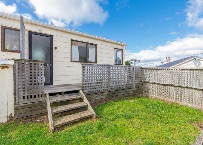  at 6 Trent Street, Island Bay, Wellington