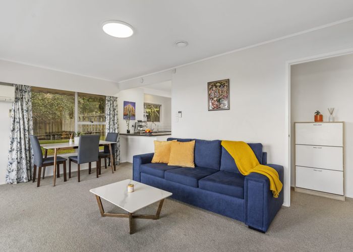  at 1/12 Anchor Place, Beach Haven, Auckland