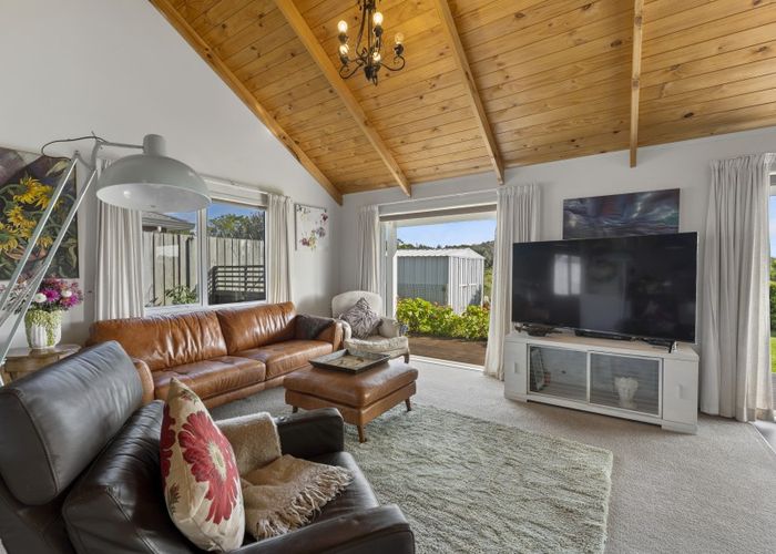  at 4 Montague Grove, Stratford, Stratford