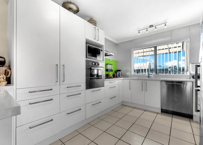  at 1/49B Redoubt Road, Goodwood Heights, Auckland