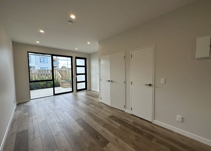  at 4 Matakohe Road, Westgate, Waitakere City, Auckland