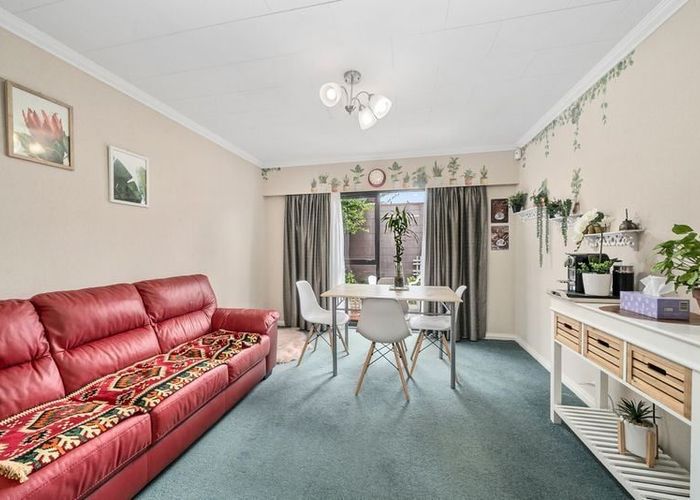  at 2/964 High Street, Avalon, Lower Hutt, Wellington