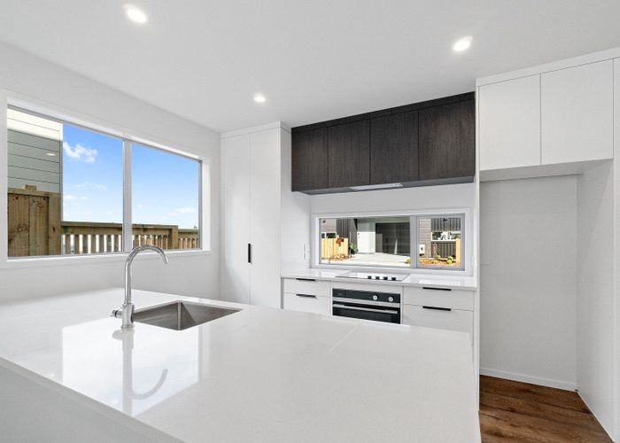  at 5 Selkirk Lane, Hamilton Lake, Hamilton, Waikato