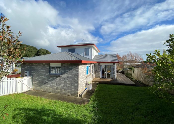  at 9A Mira Place, Windsor Park, North Shore City, Auckland