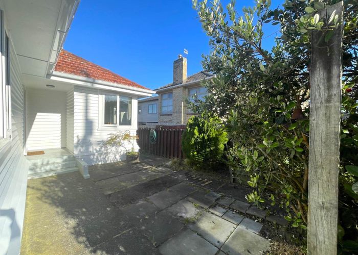  at 1584 Dominion Road Extension, Mount Roskill, Auckland