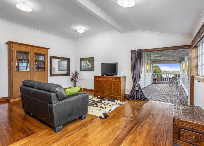  at 66 Beresford Street, Bayswater, Auckland