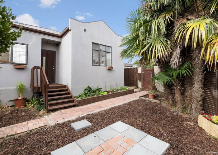  at 2 Arlose Place, Westgate, Auckland