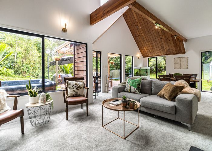  at 424 Scenic Drive, Waiatarua, Auckland