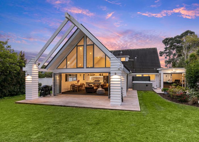  at 7 Tauhinu Road, Greenhithe, Auckland
