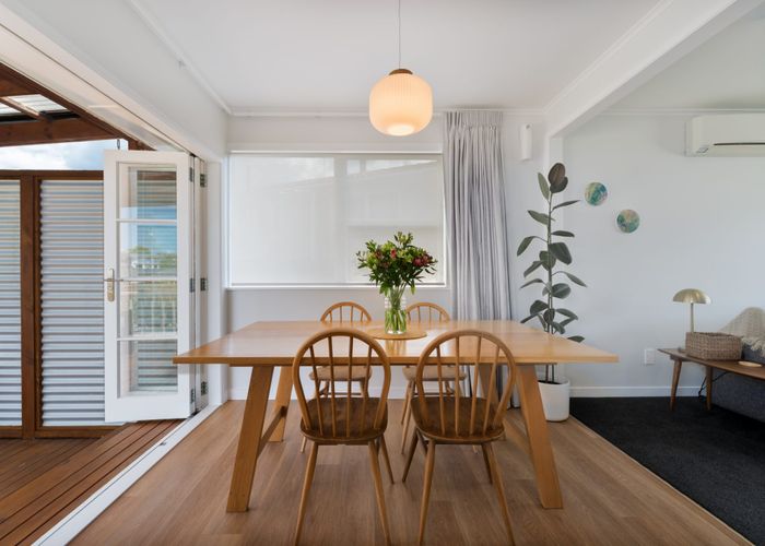  at 6 Thornlow Street, Glendene, Waitakere City, Auckland