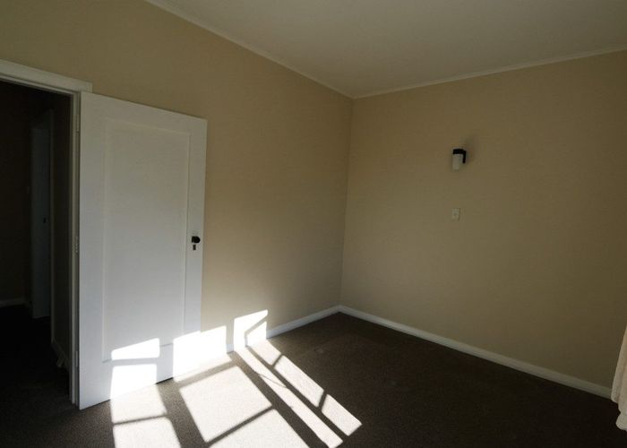  at 4 Cadman Ave, Greenlane, Auckland City, Auckland