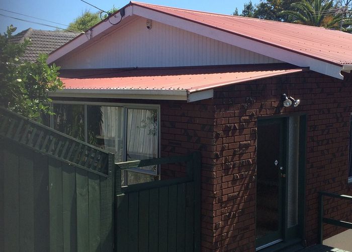  at 51 Kiwi Road, Point Chevalier, Auckland City, Auckland