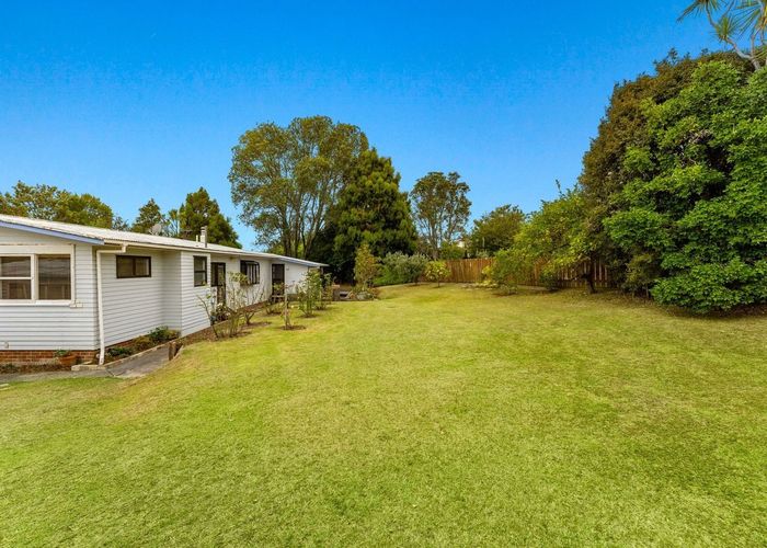  at 16 Rosalind Road, Glenfield, Auckland