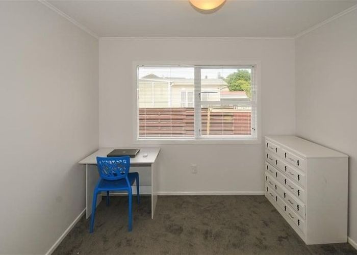  at 3 Wykeham Place, Glenfield, North Shore City, Auckland