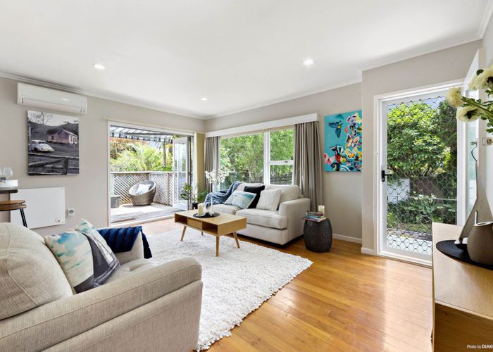  at 2/7 Knightsbridge Drive, Forrest Hill, Auckland