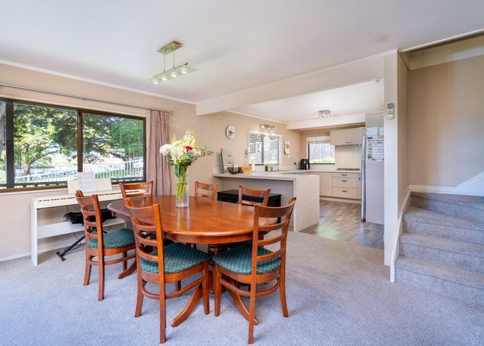  at 17 Mahoe Glade, Patumahoe, Pukekohe