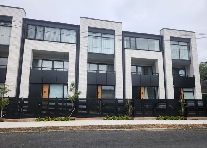  at 2F Bolina Cres, Pakuranga, Manukau City, Auckland