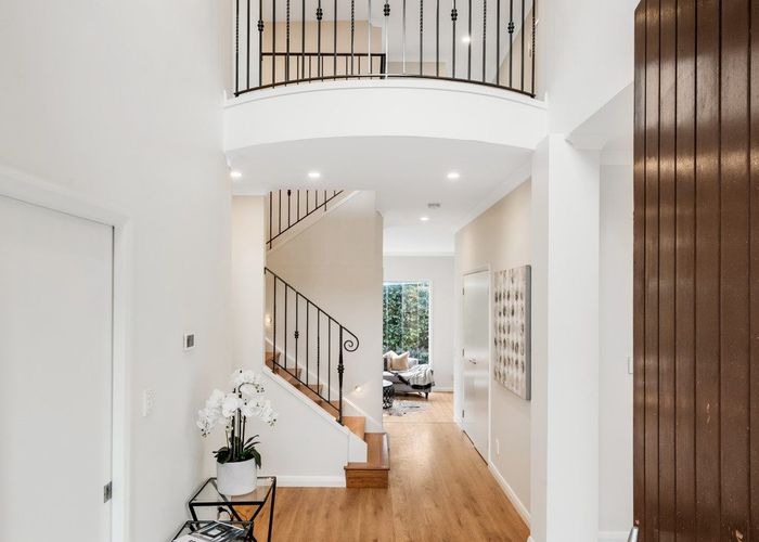  at 8 Kingsgate Place, Dannemora, Auckland