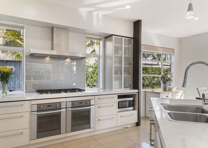  at 4 Laurel Oak Drive, Schnapper Rock, Auckland