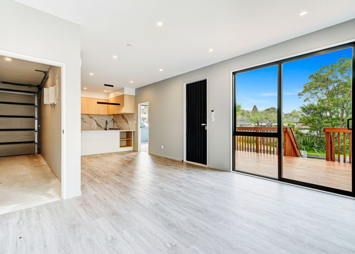  at 2 Kama Place, Sunnynook, North Shore City, Auckland