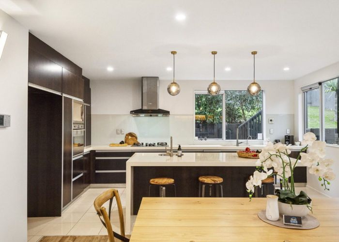  at 14 Ilam Lane, Fairview Heights, Auckland