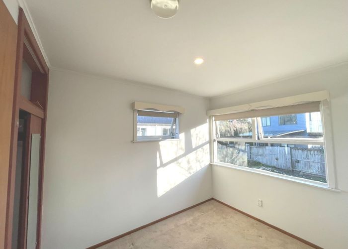  at 15 La Rosa Street, Green Bay, Waitakere City, Auckland