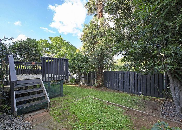  at 1/11 Imogene Way, Half Moon Bay, Manukau City, Auckland