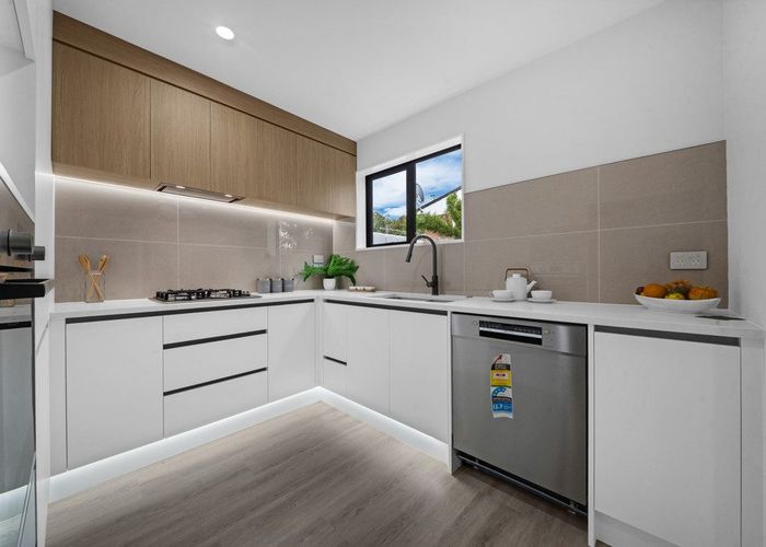  at 4/60 Landscape Road, Papatoetoe, Manukau City, Auckland