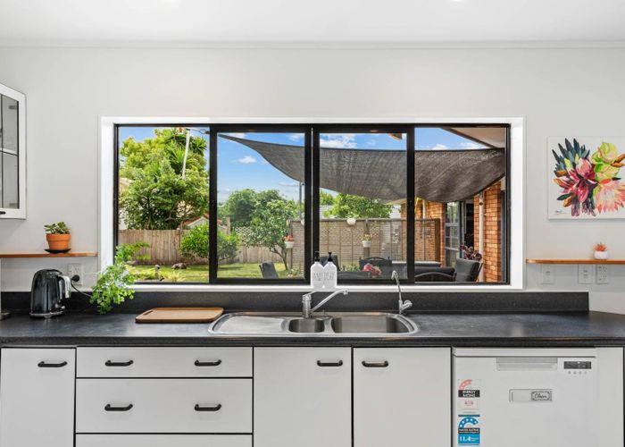  at 37 Whiting Grove, West Harbour, Waitakere City, Auckland