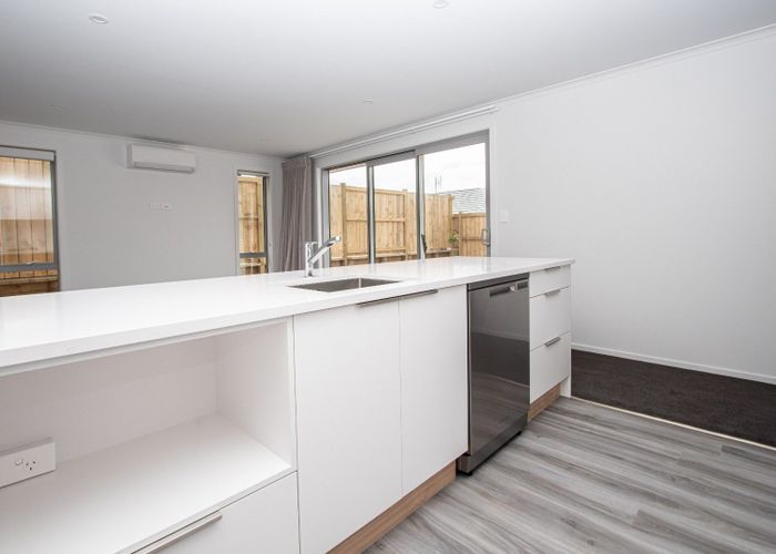  at 2/12 Bostonkip Crescent, Fitzroy, Hamilton
