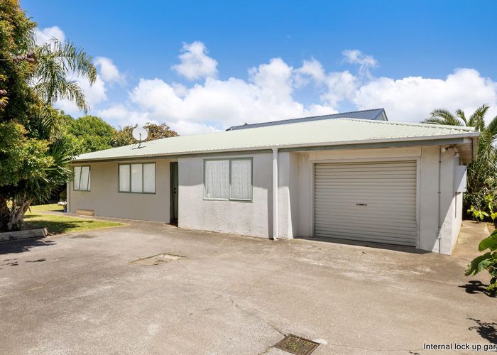  at 2/15 Deveron Road, Manurewa, Auckland