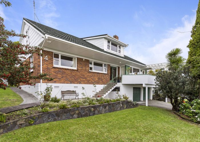  at 4 Alton Avenue, Hillcrest, Auckland