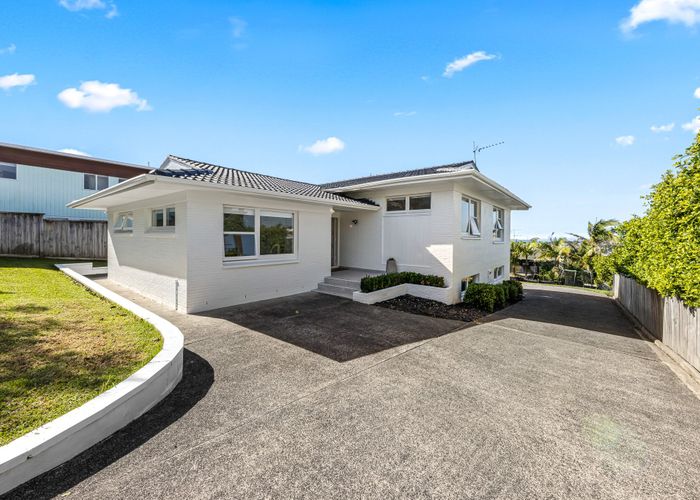  at 15A Seaview Road, Castor Bay, North Shore City, Auckland
