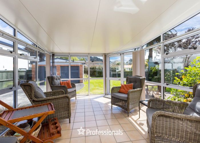  at 34 Oxford Crescent, Ebdentown, Upper Hutt