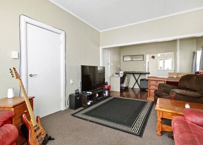  at 16 Riddlers Crescent, Petone, Lower Hutt, Wellington