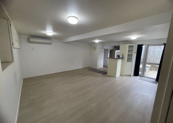  at 24  Katrina Place, Massey, Waitakere City, Auckland