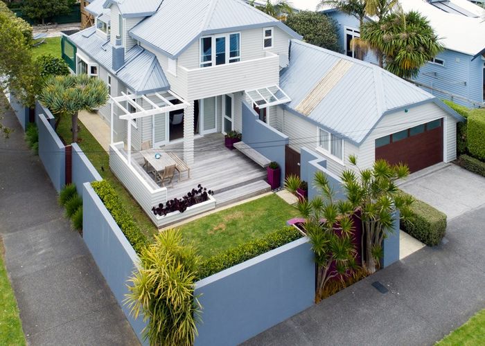  at 32 Walford Road, Point Chevalier, Auckland