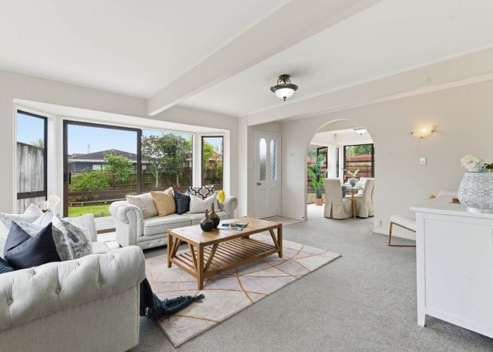  at 2/14 Galloway Crescent, Farm Cove, Manukau City, Auckland