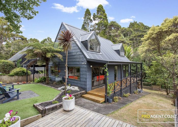  at 15 Fawcett Road, Laingholm, Waitakere City, Auckland