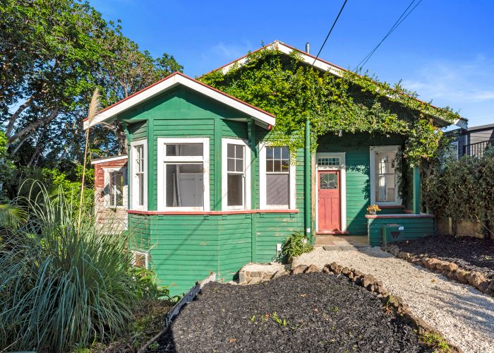  at 43 Norwood Road, Bayswater, Auckland