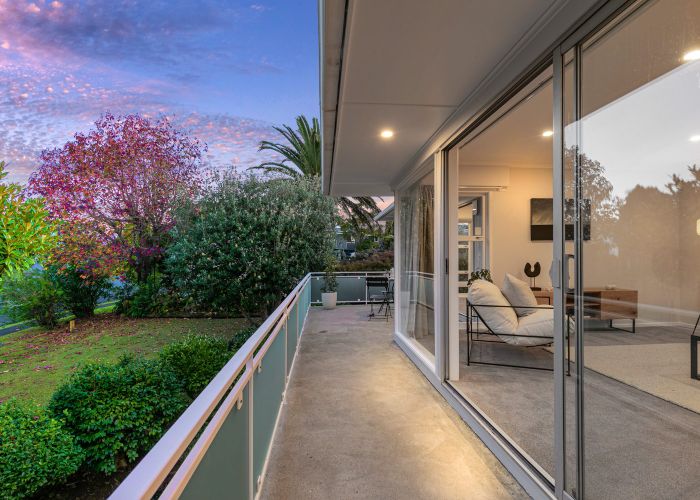  at 4 Kerrymaria Place, Hillcrest, Auckland