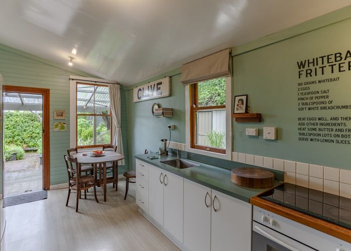  at 8 Paradise Road, Napier South, Napier