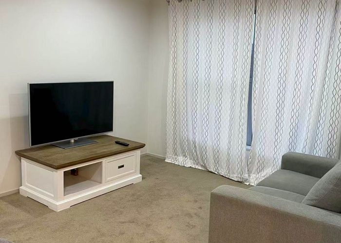  at 35 South Kensington Way, Henderson, Waitakere City, Auckland