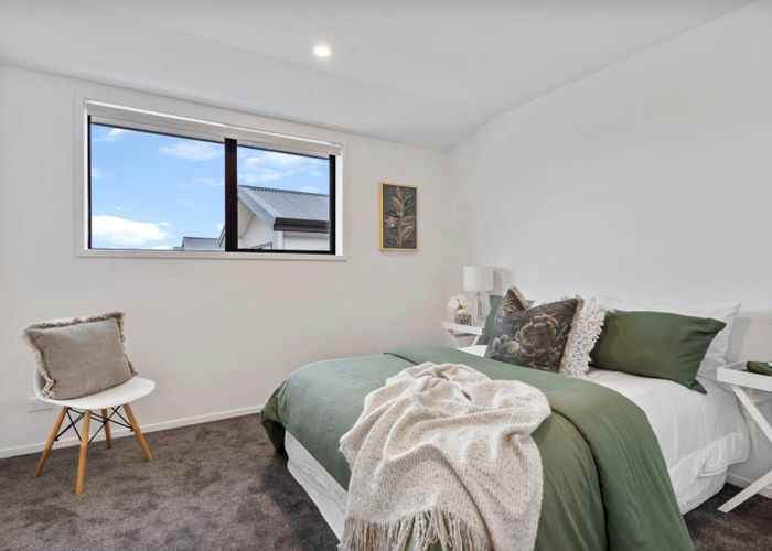  at 2/137 Tirimoana Road, Te Atatū South, Auckland