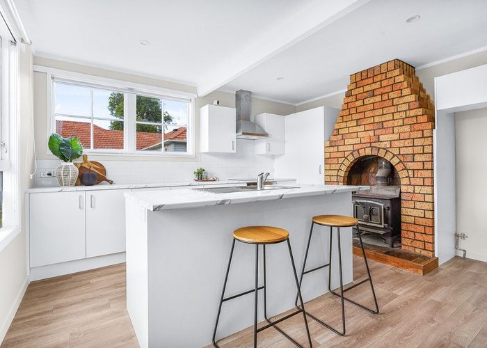  at 11 Frances Street, Hamilton East, Hamilton