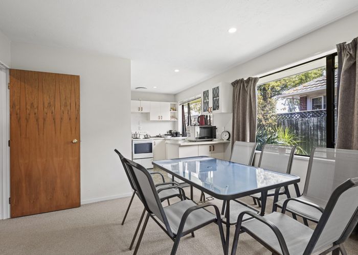  at 2/44 Division Street, Riccarton, Christchurch City, Canterbury