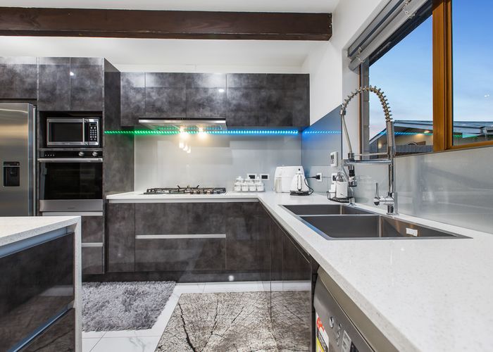  at 18 Kohinoor Avenue, Mangere, Auckland