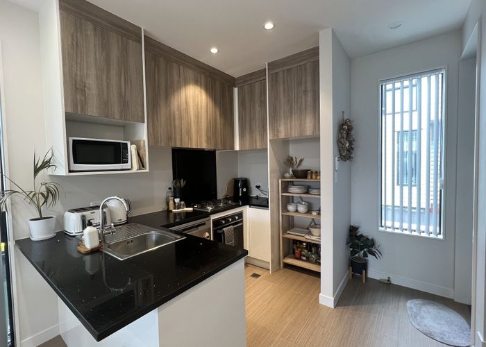  at 3/21 Akoranga Dr, Northcote, North Shore City, Auckland