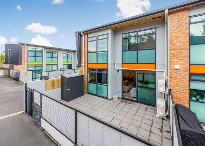  at 21-182 Flat Bush School Road, Flat Bush, Manukau City, Auckland