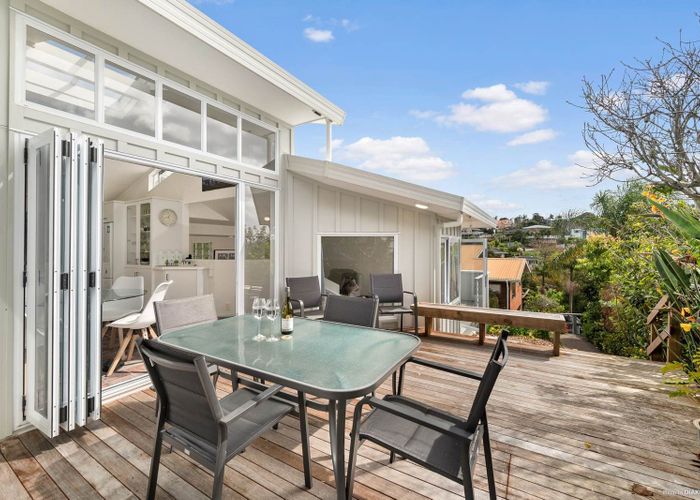  at 2/3 Tiri View Place, Torbay, North Shore City, Auckland